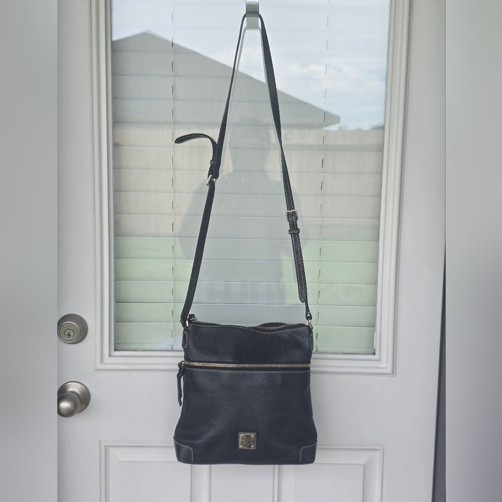 Dooney & Bourke Black Pebble Grain Crossbody Shoulder Bag Black Pockets - Picture 3 of 16